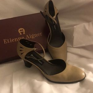 Etienne Aigner Pump